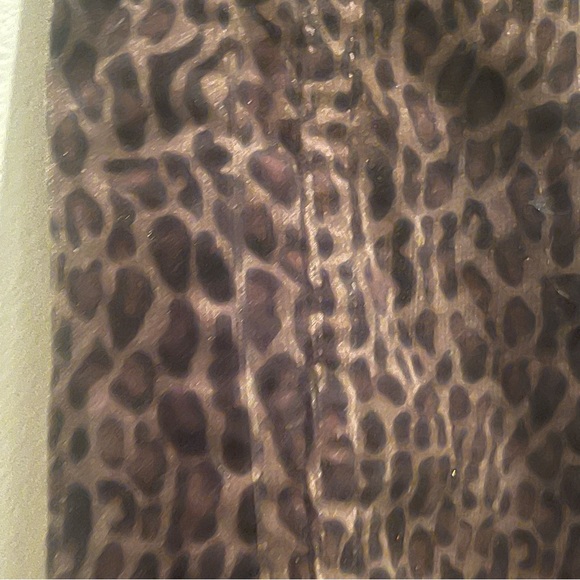 2/$25 Ann Taylor Animal Leopard Print Fine Corduroy Skirt size 6 - Picture 3 of 6